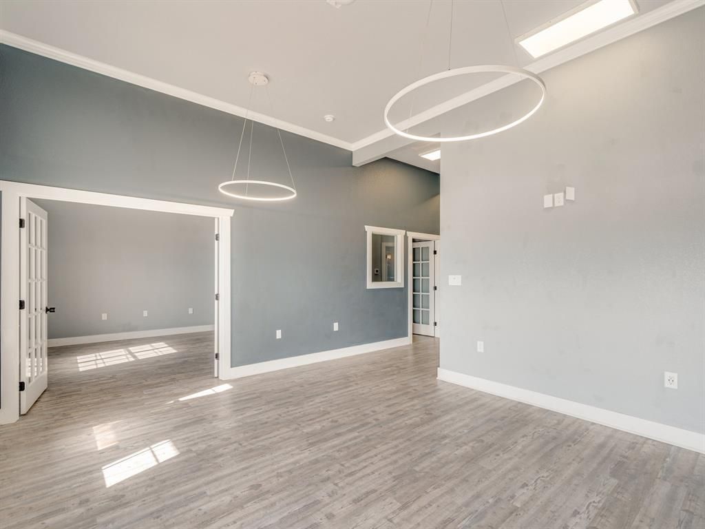 525 E Main St, Midlothian, TX 76065